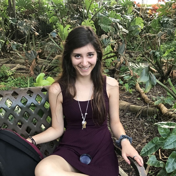 Meet your Posher, Andrea - Picture 1 of 1